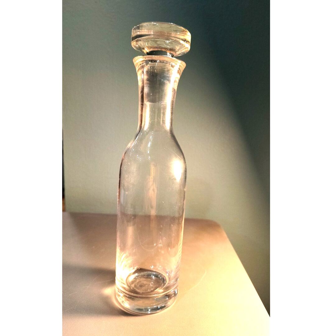 776. Small Glass Decanter Glass Stopper